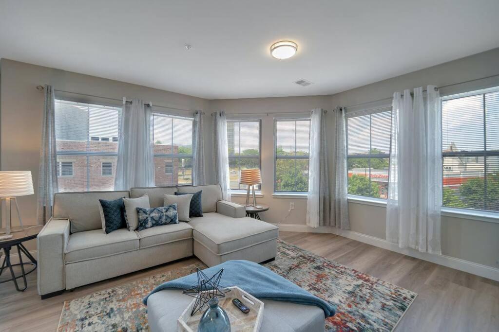 Beautiful 2Br Apt/Ewr Airport/King /Free Parking Newark Extérieur photo