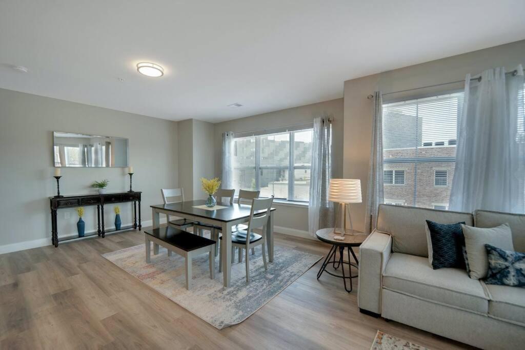 Beautiful 2Br Apt/Ewr Airport/King /Free Parking Newark Extérieur photo